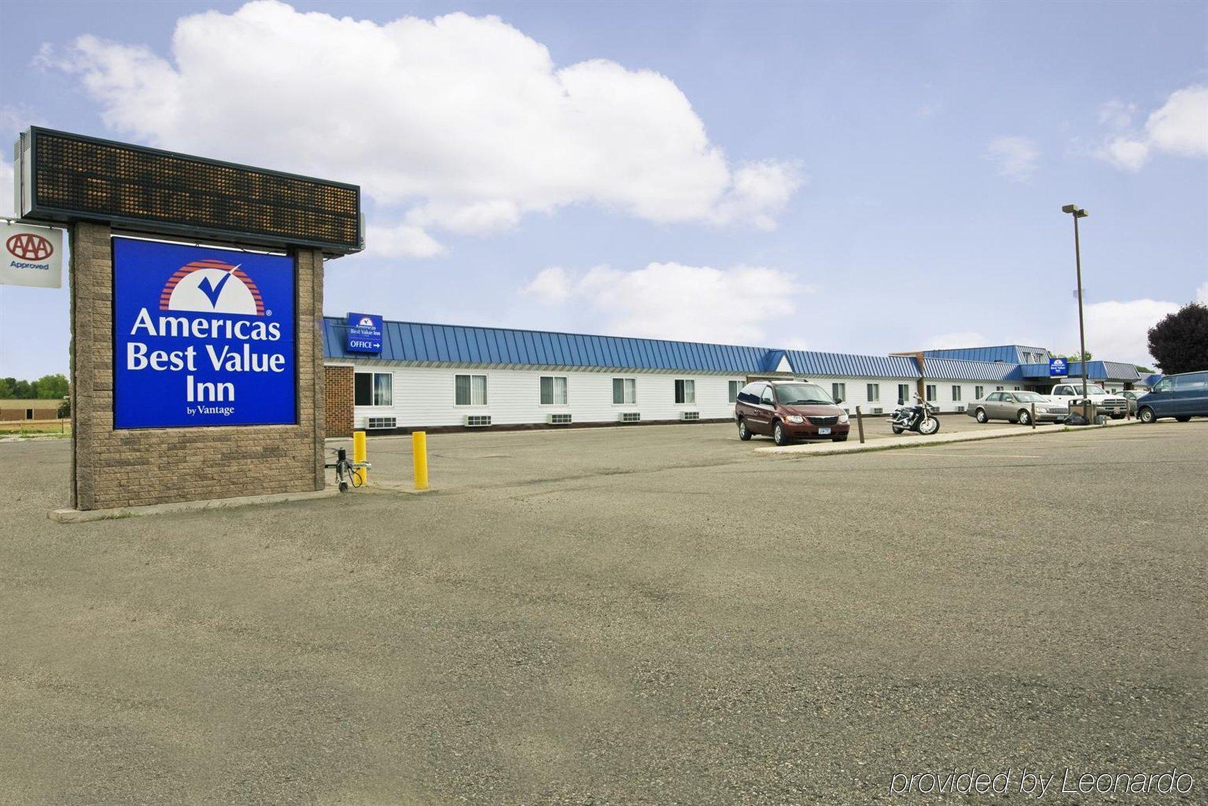 Americas Best Value Inn Grand Forks Exteriör bild