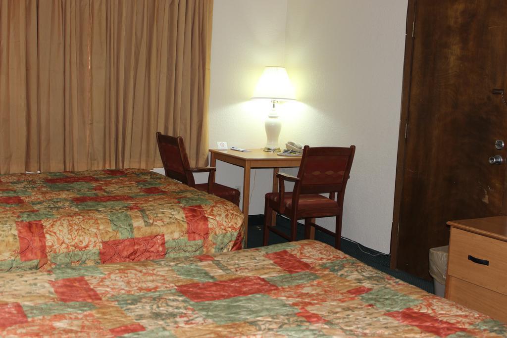 Americas Best Value Inn Grand Forks Exteriör bild