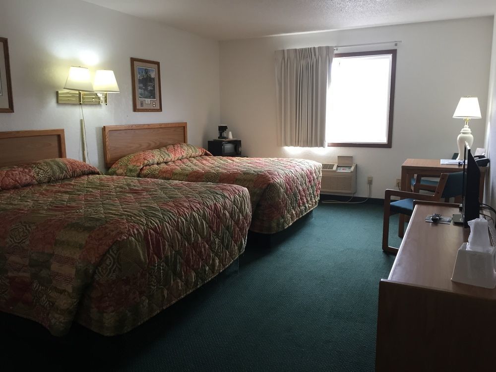 Americas Best Value Inn Grand Forks Exteriör bild