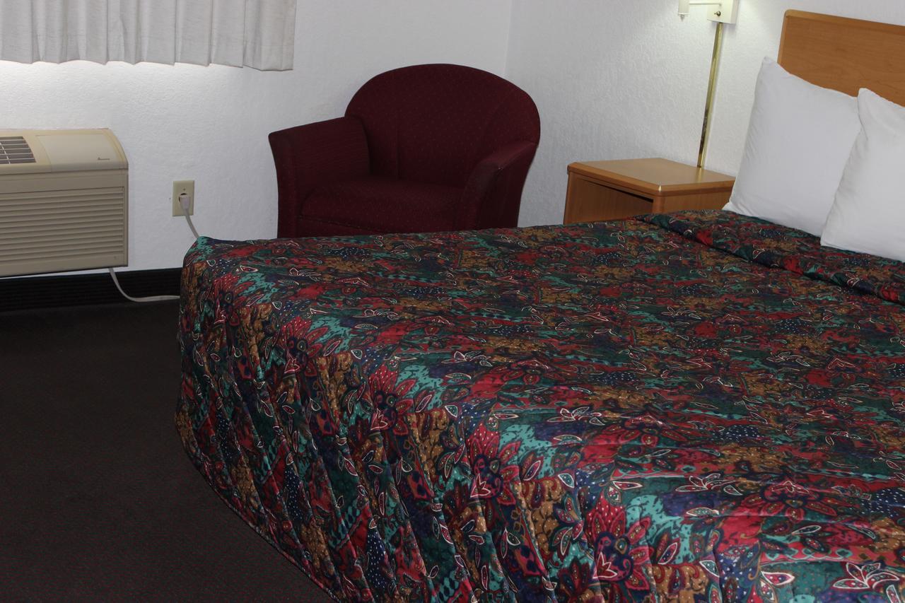 Americas Best Value Inn Grand Forks Exteriör bild