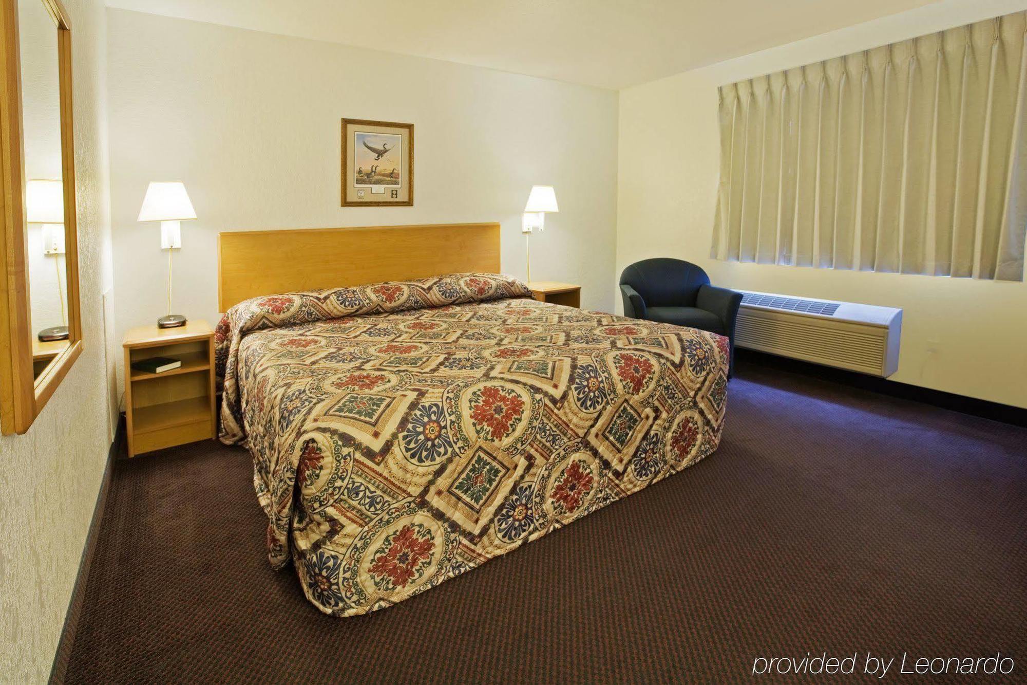 Americas Best Value Inn Grand Forks Exteriör bild