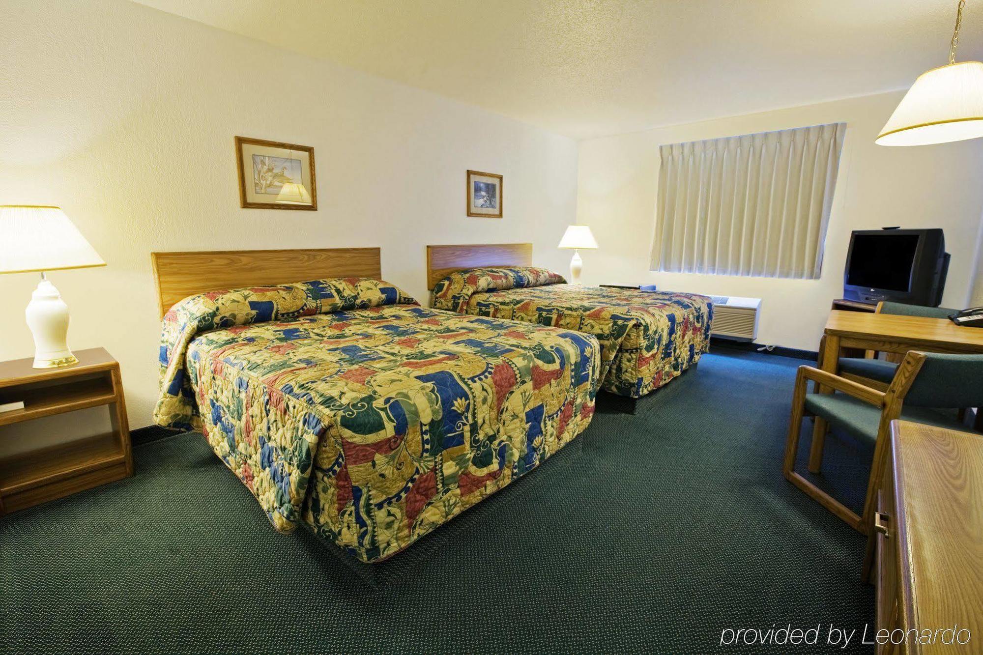 Americas Best Value Inn Grand Forks Exteriör bild