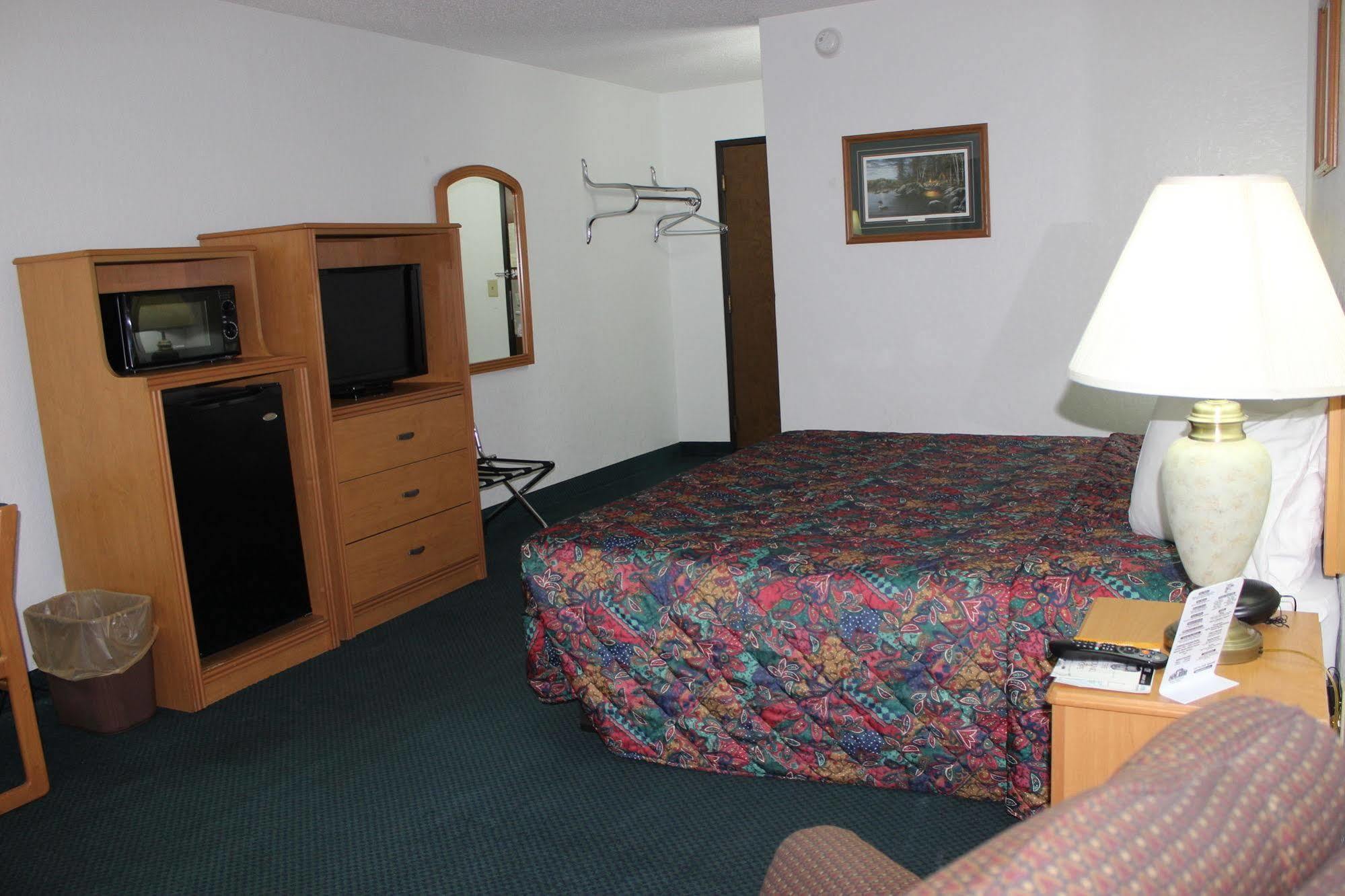 Americas Best Value Inn Grand Forks Exteriör bild