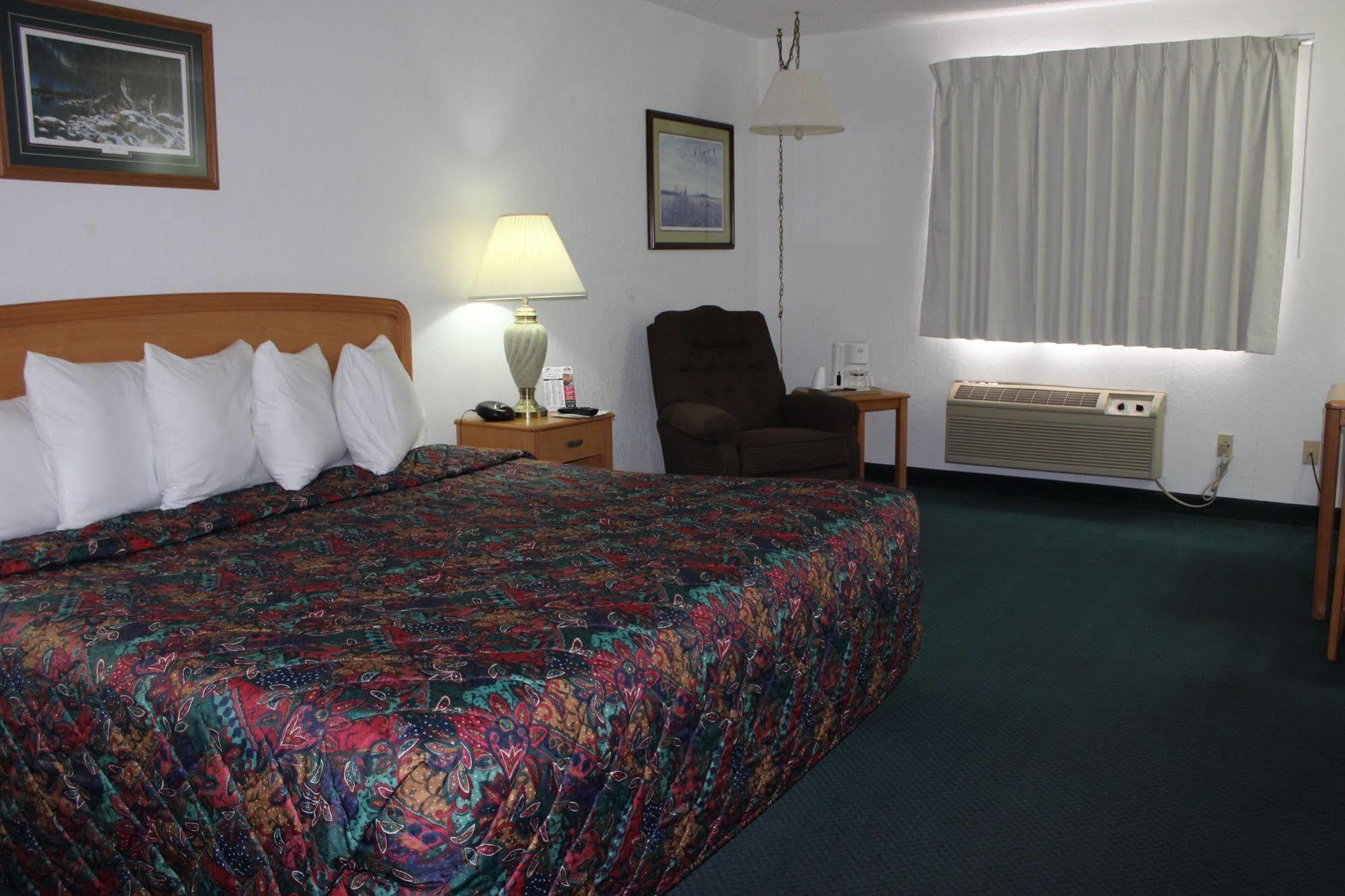 Americas Best Value Inn Grand Forks Exteriör bild