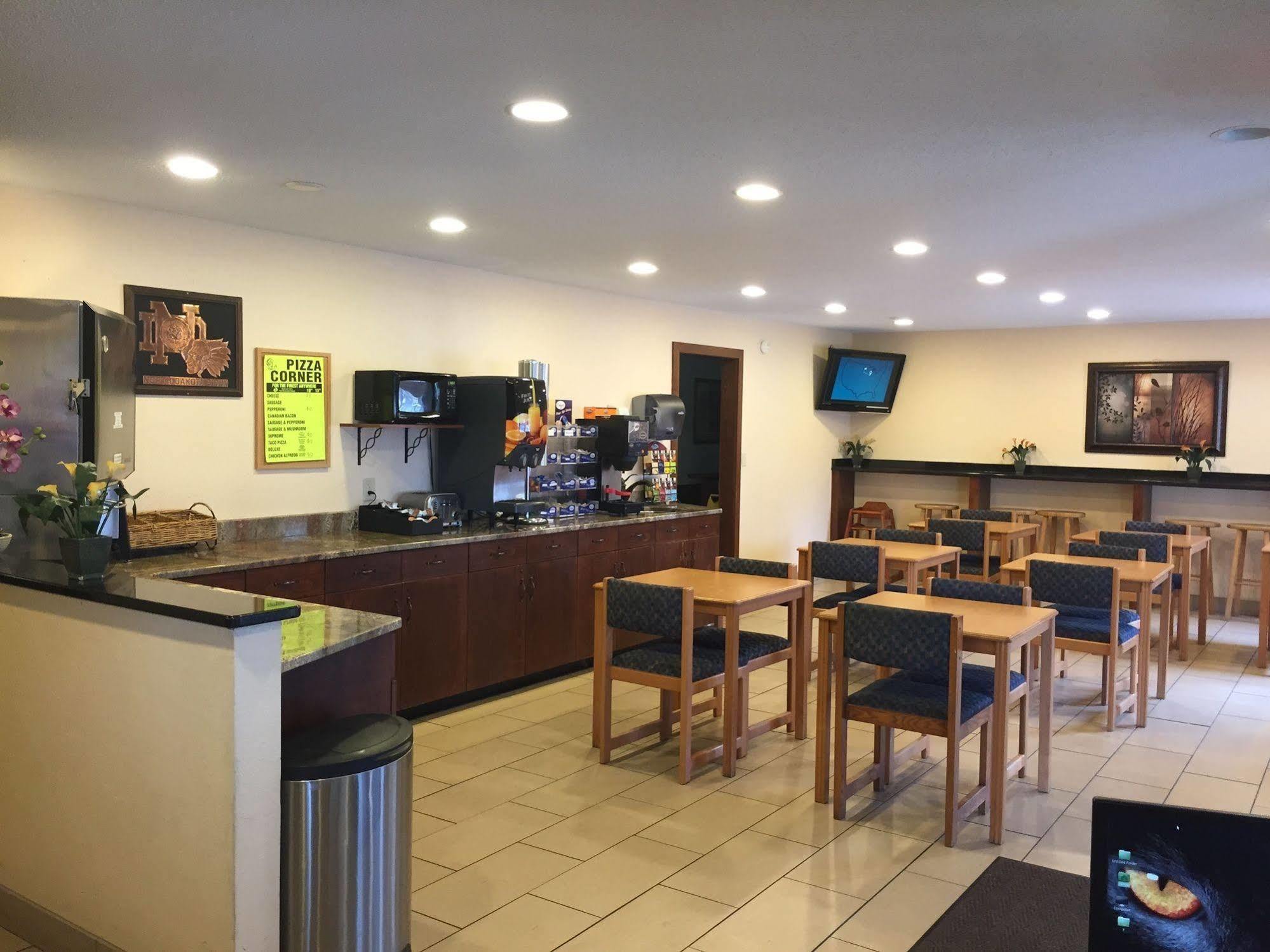 Americas Best Value Inn Grand Forks Exteriör bild