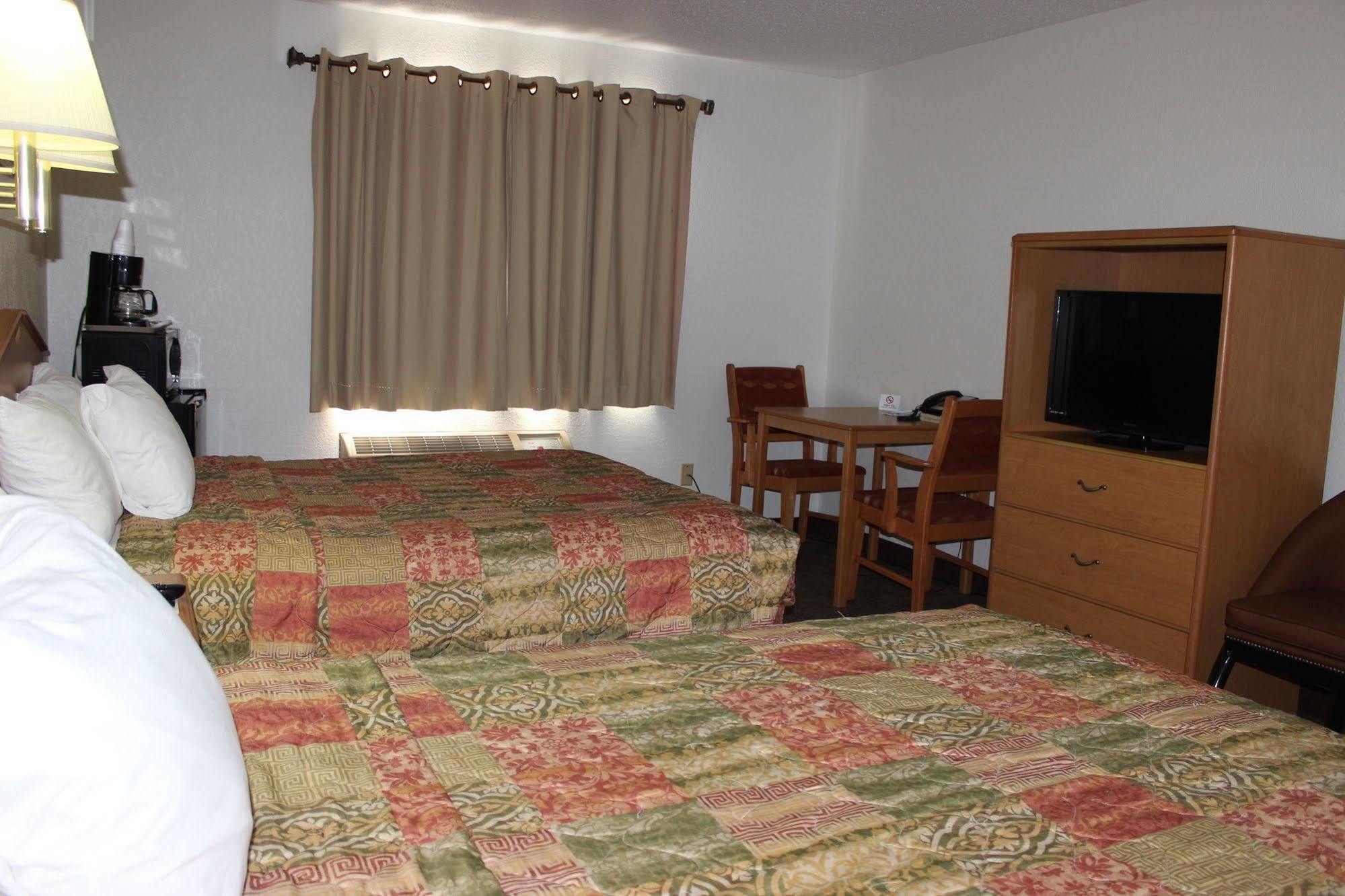 Americas Best Value Inn Grand Forks Exteriör bild