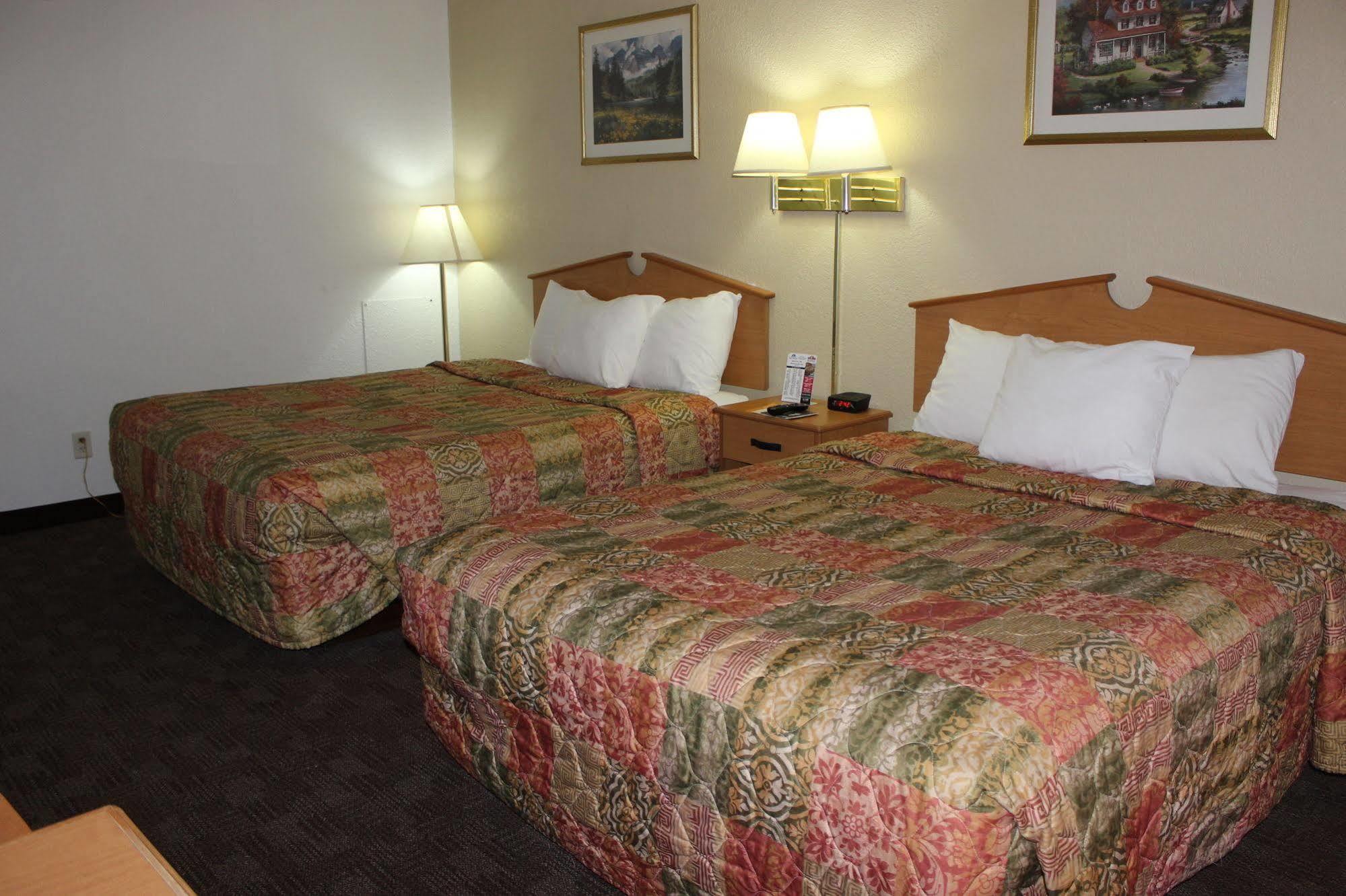 Americas Best Value Inn Grand Forks Exteriör bild
